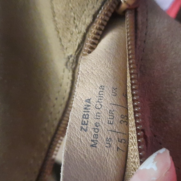 Pegabo genuine suede ankle boots size 7.5 - Picture 3 of 7